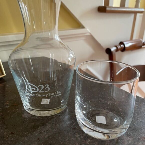Disney D23 Fan Club 6” Personal Bedside Water Carafe and glass set, France - Picture 3 of 13
